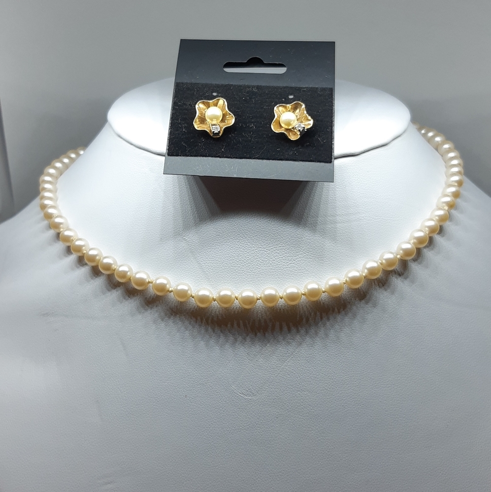 1950 Costume Pearl Necklace and Earrings Set